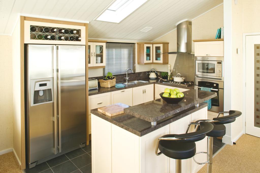 Hele Valley Holiday Park อิลฟราคูมบ์ ห้อง รูปภาพ